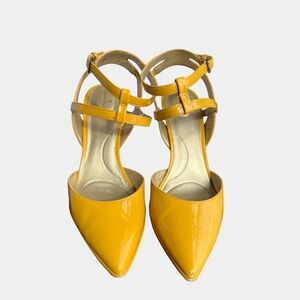 Bandolino Mustard Patent Leather Pumps Size 10.5 Classic Heel